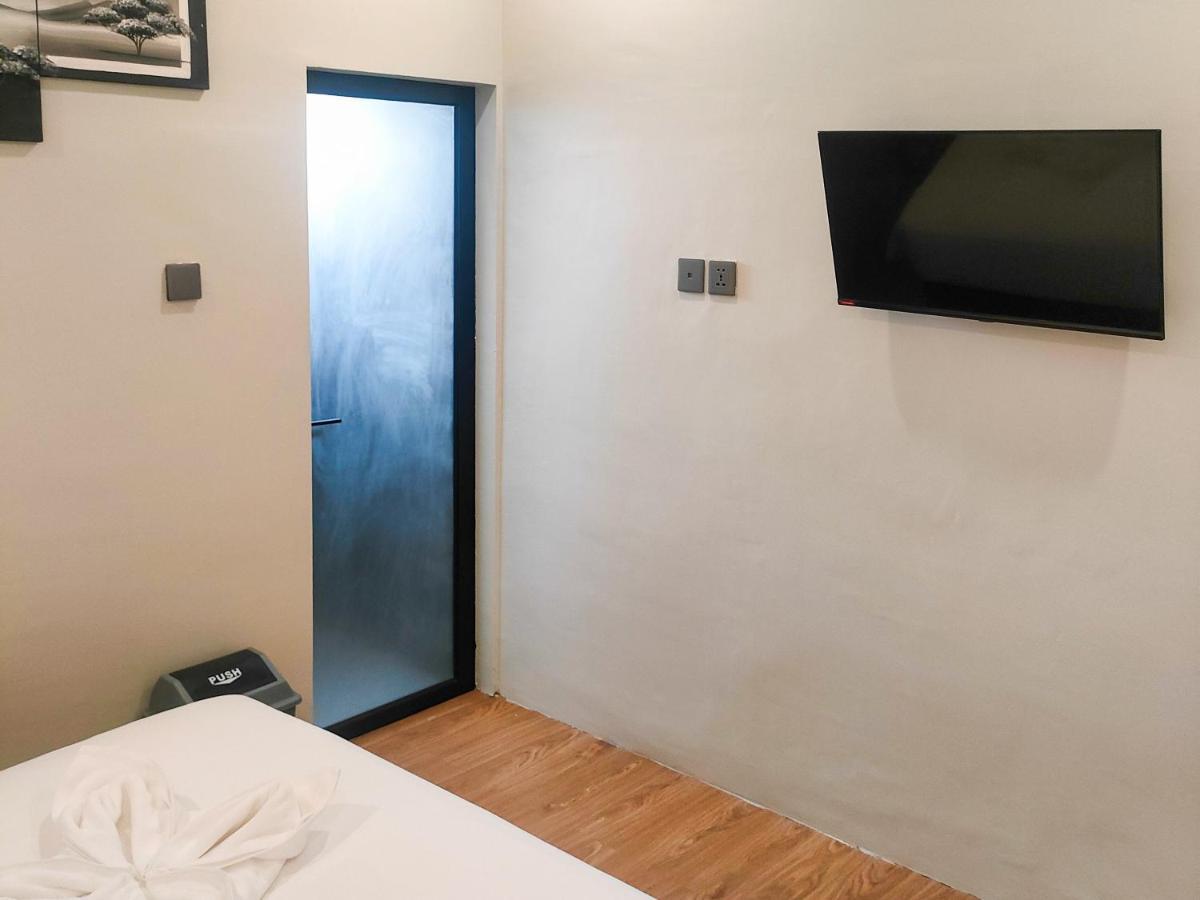Travel Biz Hotel Medan Mitra Reddoorz Ngoại thất bức ảnh