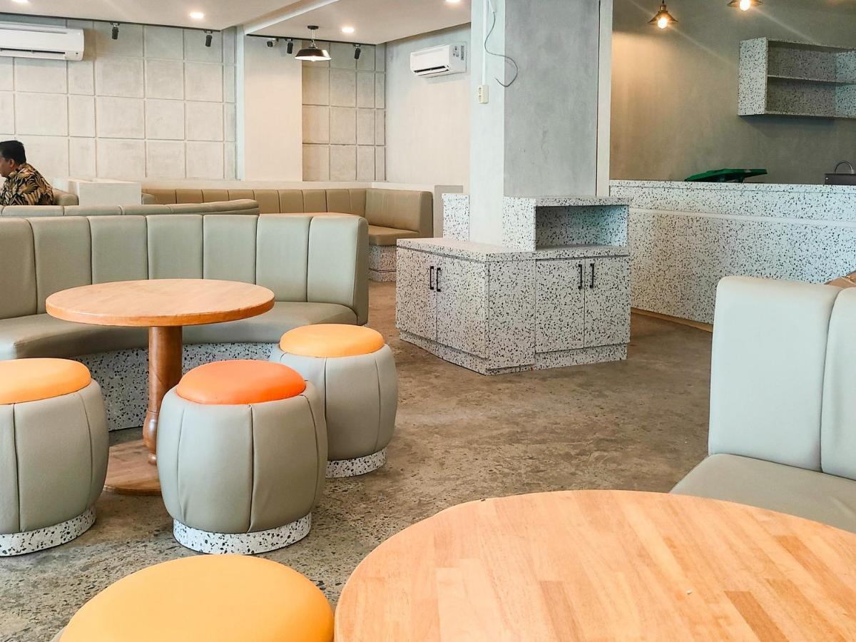 Travel Biz Hotel Medan Mitra Reddoorz Ngoại thất bức ảnh